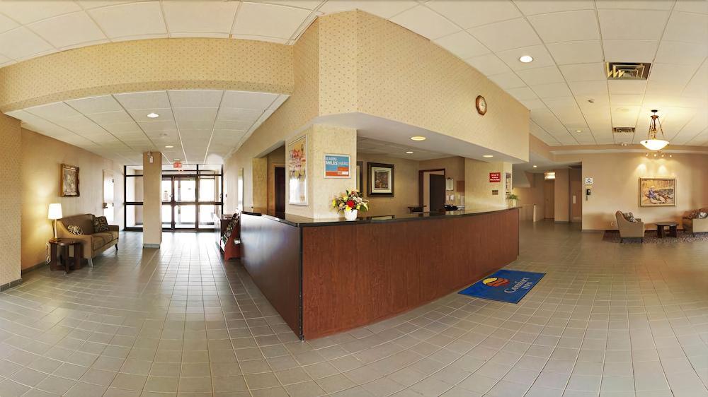 Econo Lodge Смитс-Фолс Экстерьер фото