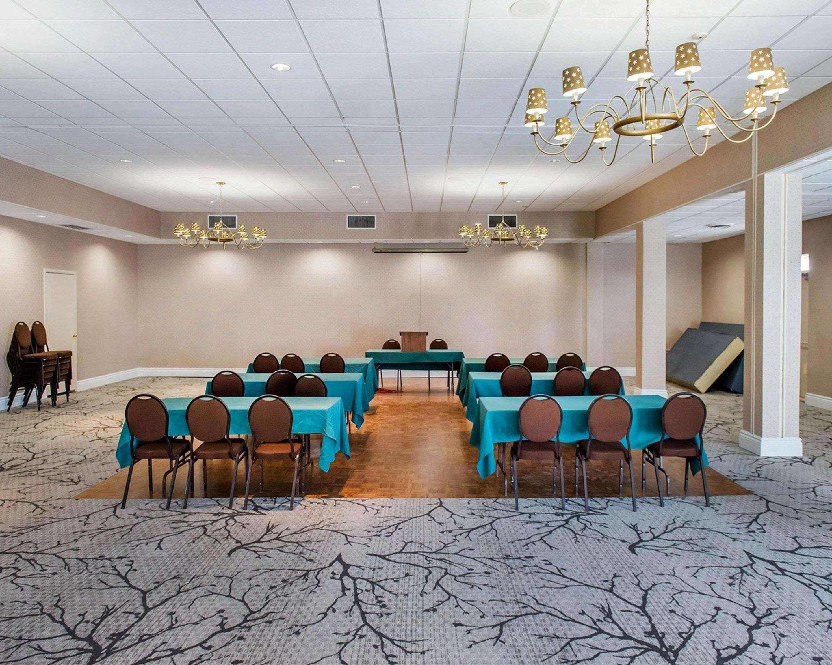 Econo Lodge Смитс-Фолс Экстерьер фото