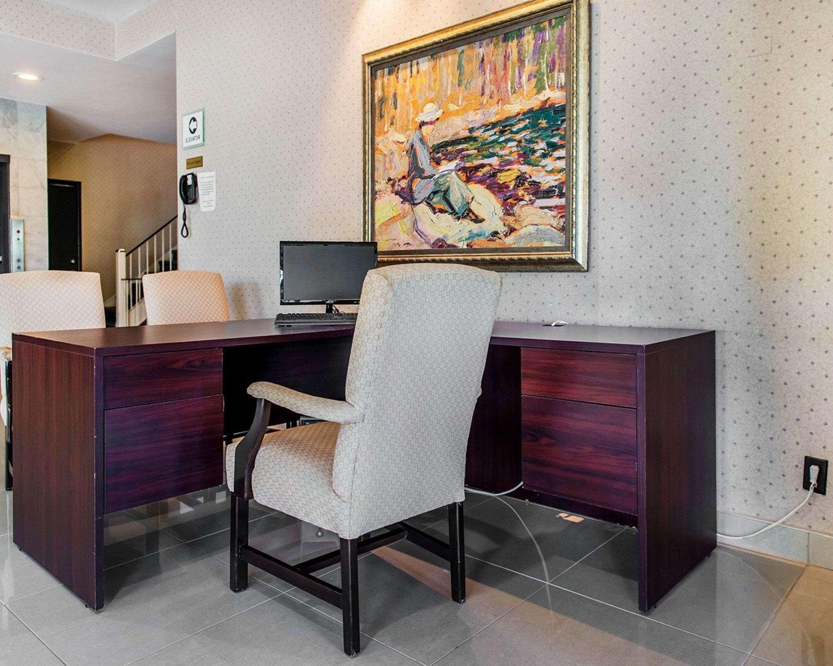 Econo Lodge Смитс-Фолс Экстерьер фото
