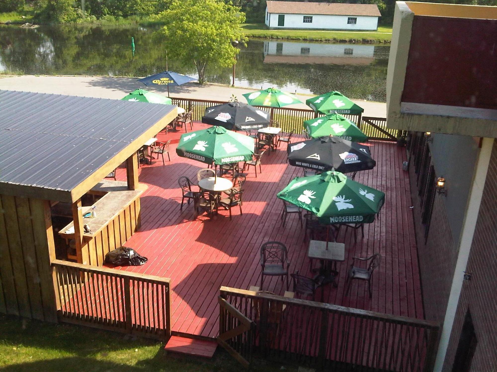 Econo Lodge Смитс-Фолс Экстерьер фото