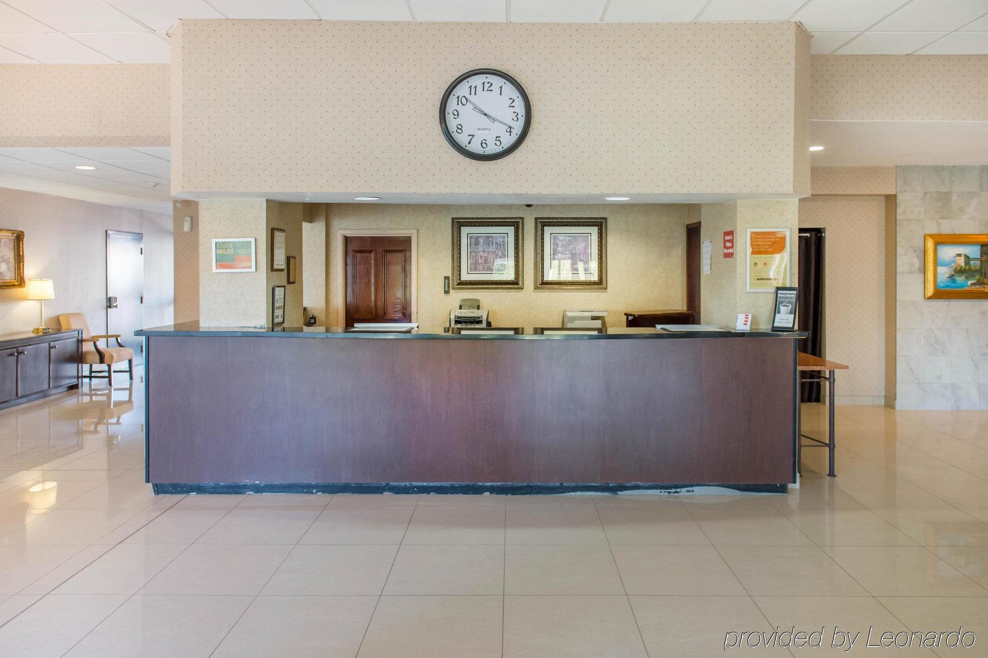 Econo Lodge Смитс-Фолс Экстерьер фото