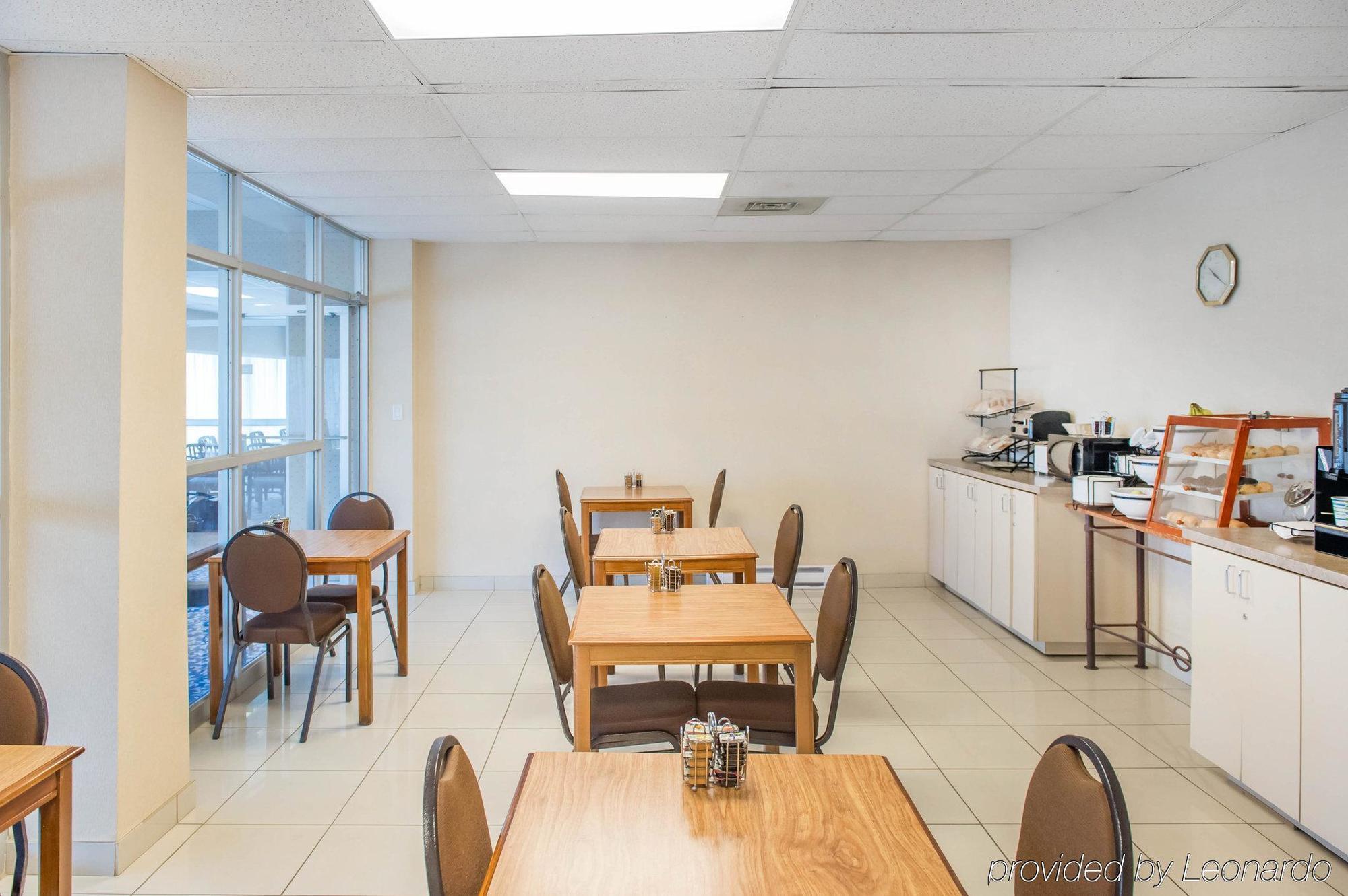Econo Lodge Смитс-Фолс Экстерьер фото