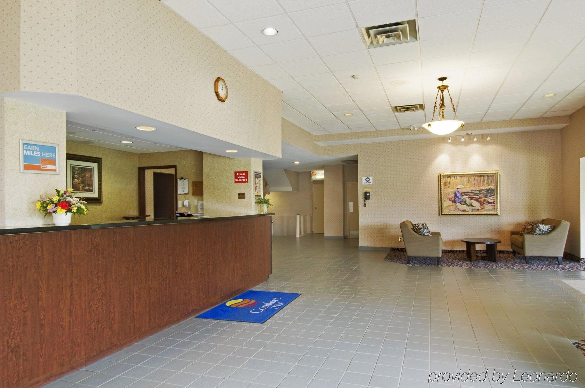 Econo Lodge Смитс-Фолс Интерьер фото