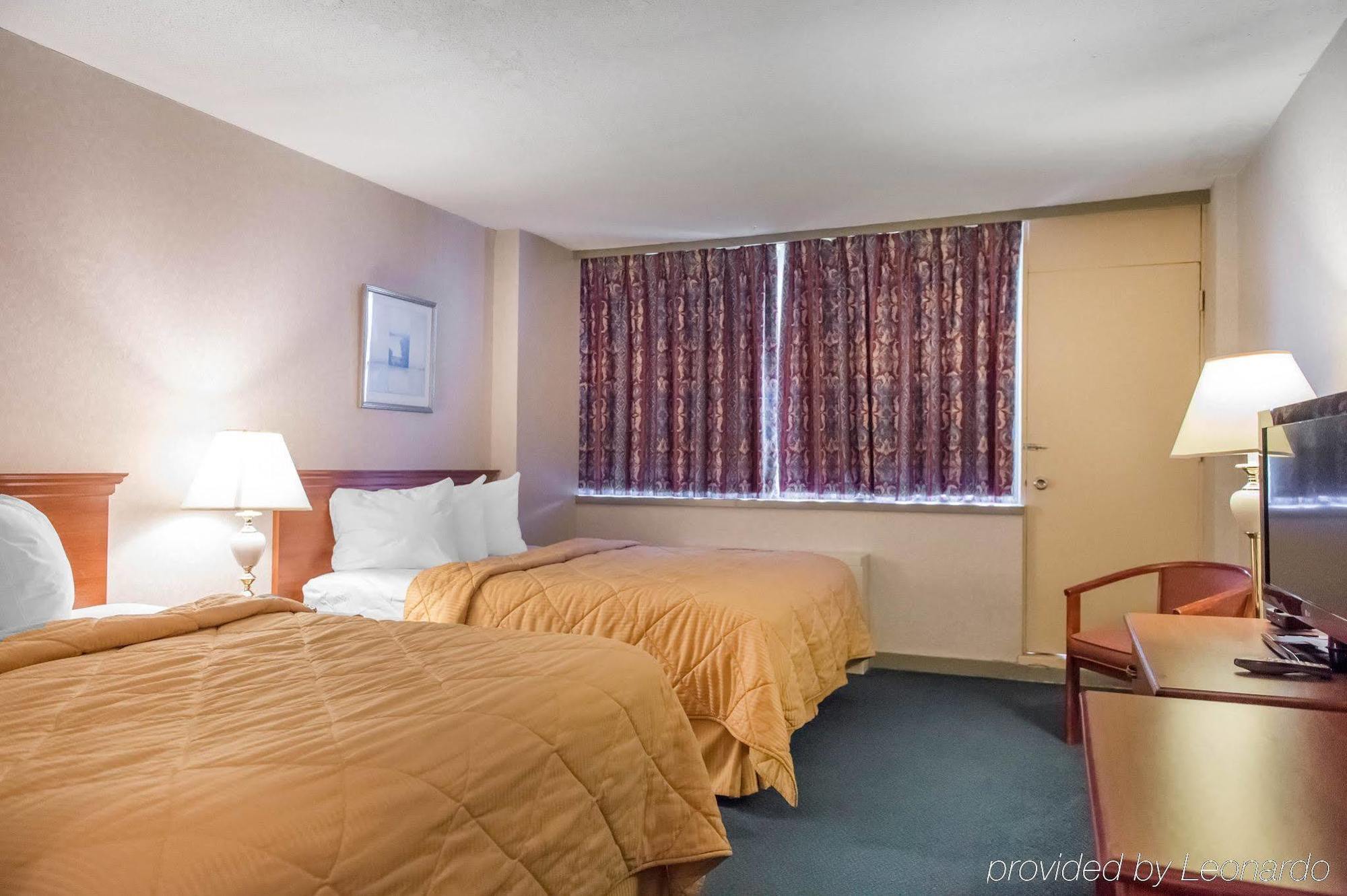 Econo Lodge Смитс-Фолс Экстерьер фото