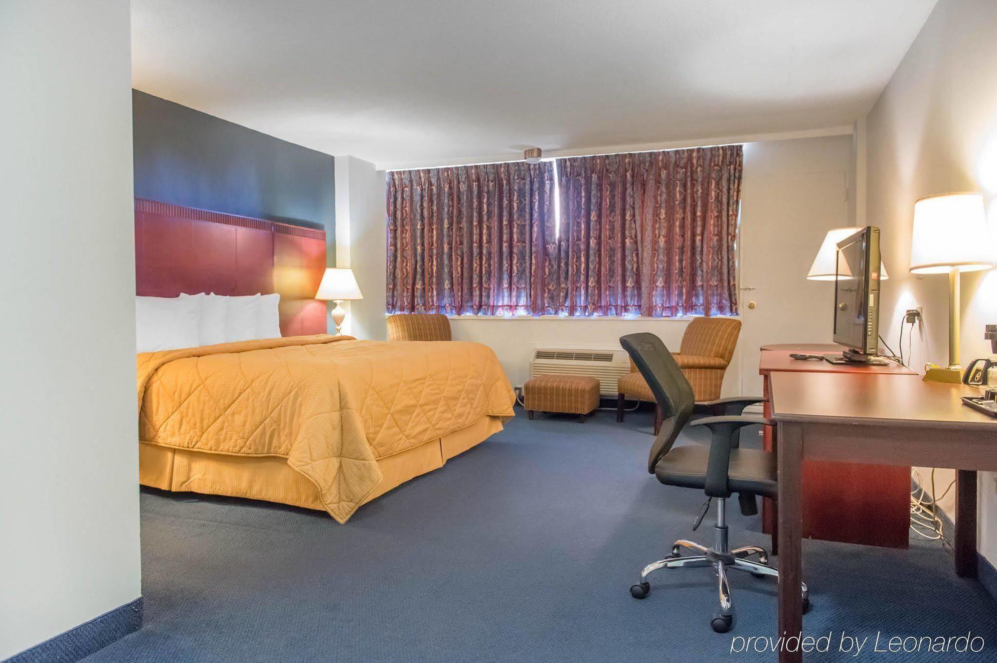 Econo Lodge Смитс-Фолс Экстерьер фото