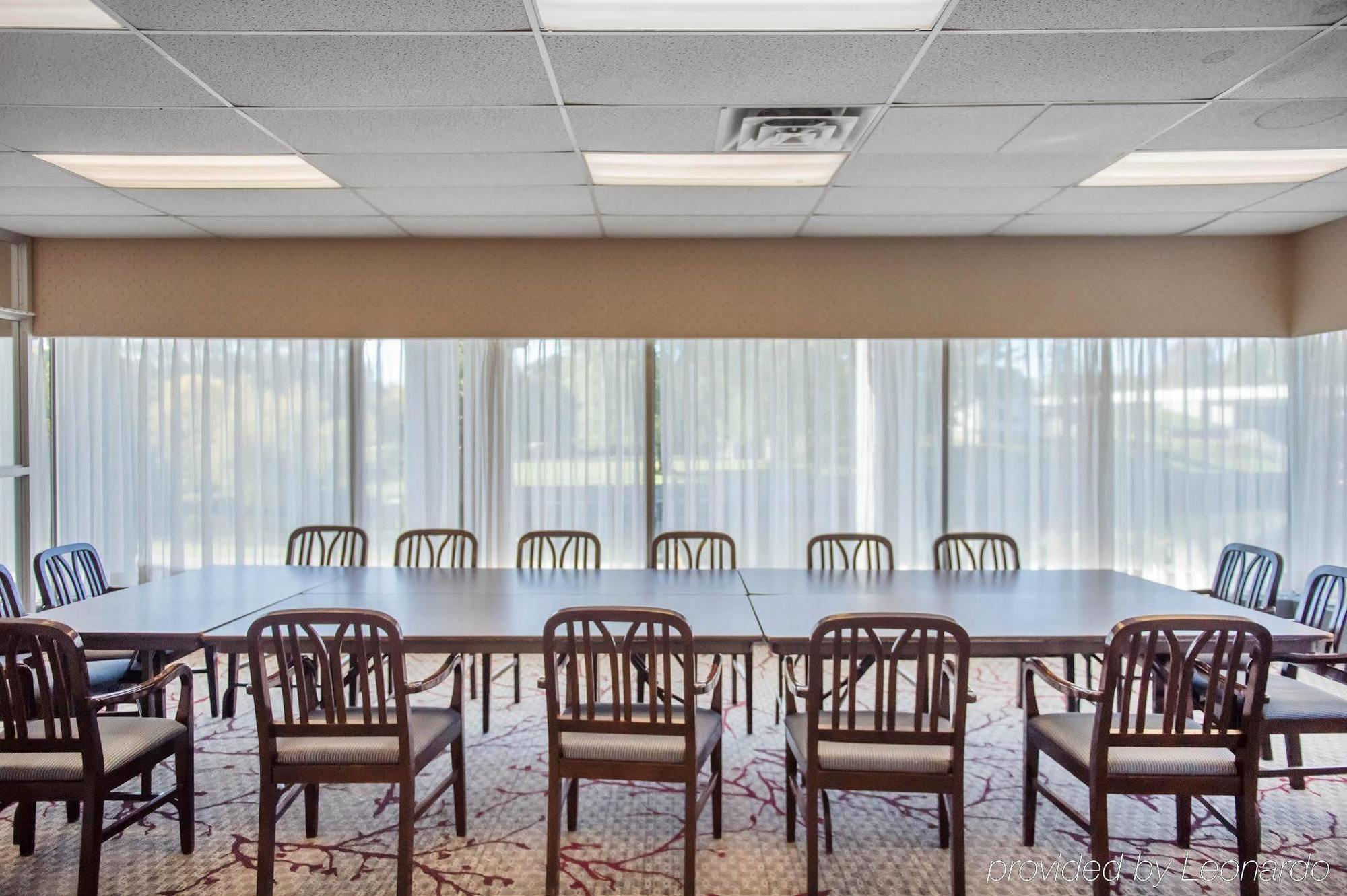 Econo Lodge Смитс-Фолс Экстерьер фото