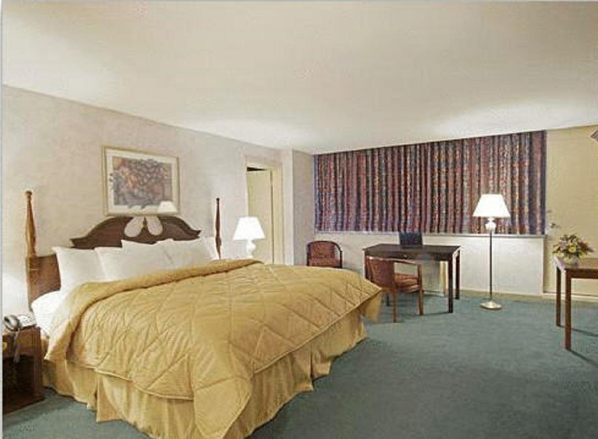 Econo Lodge Смитс-Фолс Экстерьер фото