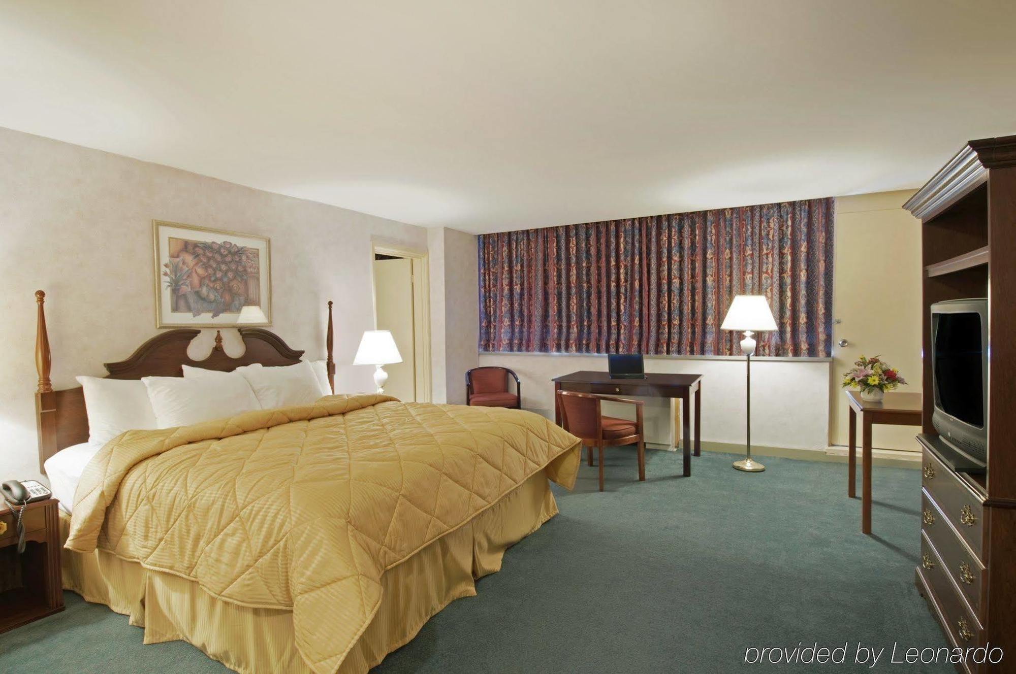 Econo Lodge Смитс-Фолс Номер фото