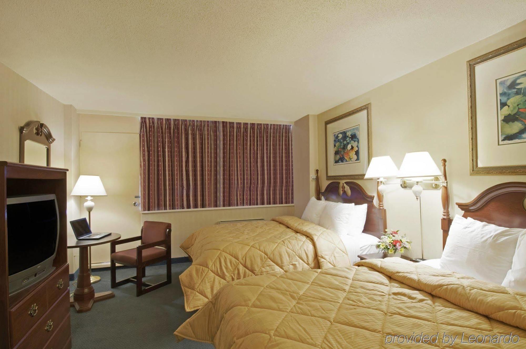 Econo Lodge Смитс-Фолс Номер фото